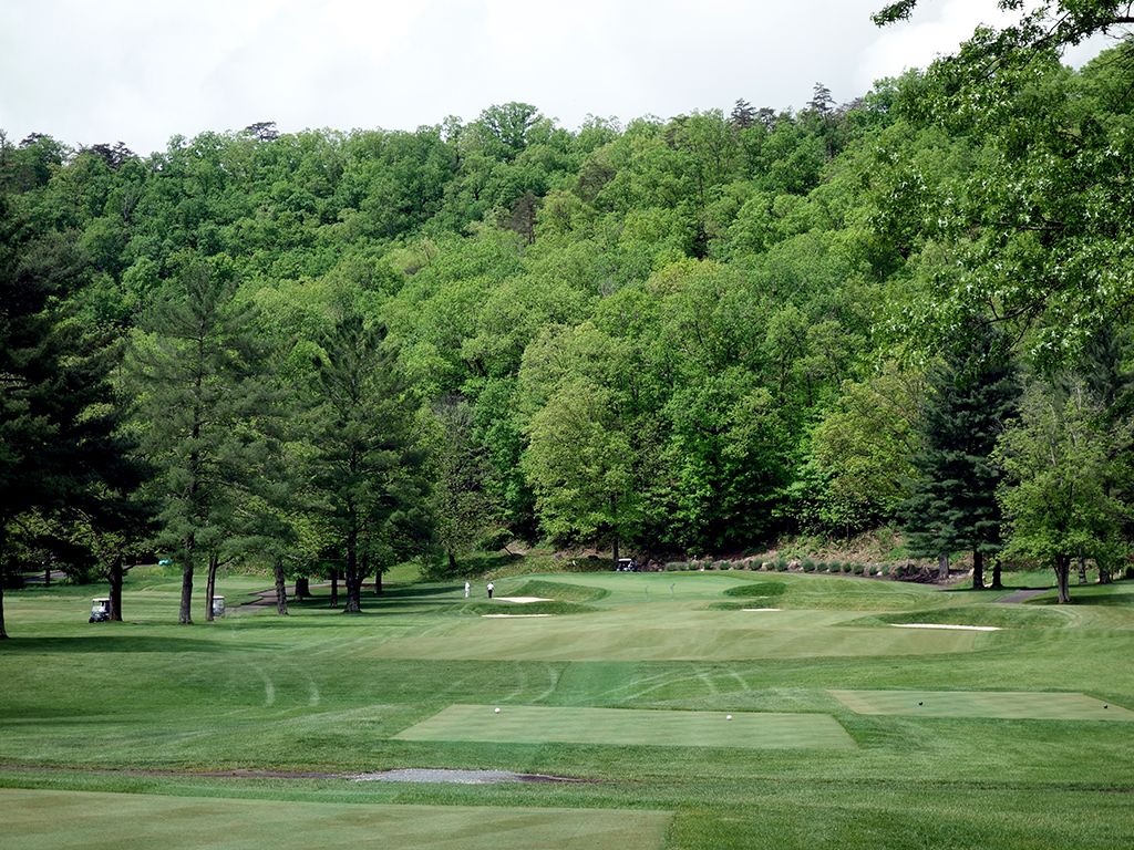 9th (Punchbowl) Hole at The (Old White TPC) Greenbrier (413 Yard Par 4)